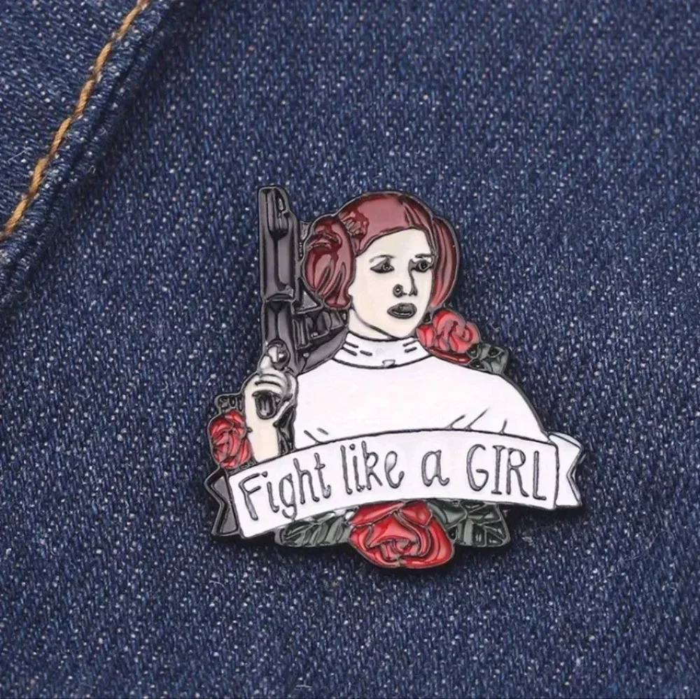 Star Wars Princess Leia "Fight Like a Girl" Conversation Broach Pin - Picture 3 of 6